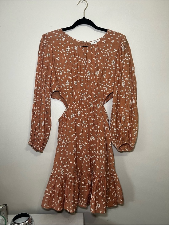 entro Dresses & Skirts - Entro Floral Cutout Long-Sleeve Smocked Waist Dress